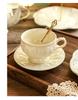 Taza de té negro para la tarde francesa, taza de café vintage con relieve de jardín, platillo, tetera de cerámica color crema británica.
