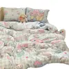 Juego de ropa de cama de lunares rosas, que incluye una funda de edredón, adecuado para dormitorios estudiantiles; un conjunto de tres piezas o un conjunto de cuatro piezas; hecho de algodón lavable y apto para la piel