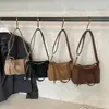 Bolsa Transversal Texturizada Versátil de Outono para Mulheres 2025 Nova Retro Simples Fosca para Trabalho e Dia a Dia Bolsa Almofada de Ombro