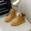 Botas de Cano Curto Infantis 2025 Verão Nova Moda Estilo Britânico Botas Amarelas Pequenas para Meninos Solado Macio Antiderrapante Botas Martin para Meninas