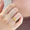 Anillo de flor de temperamento simple y suave para mujer, diseño de nicho con sentido, anillo dorado abierto ajustable, anillo para dedo de dieta, venta al por mayor