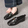 Nova Coleção Primavera/Outono 2026: Sapatos de Couro Macio para Mães, Sapatilhas de Solado Macio, Mocassins Casuais Confortáveis para Mulheres de Meia-Idade e Idosas, Disponíveis em Tamanhos Maiores
