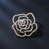 Nuevo Broche de Flor de Aleación de Gama Alta Incrustado de Diamantes, Versátil y de Moda, Accesorios de Ropa de Nicho de Gama Alta, Venta al por Mayor de Broches