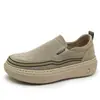 Zapatos casuales para hombre para verano, nuevos zapatos de lona ligeros de suela gruesa, mocasines slip-on transpirables para conducir, zapatos de lona para hombre