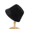 Chapéu de pescador novo simples com retalhos listrados de outono e inverno coreano para mulheres, moderno e versátil, chapéu bucket de viagem estilo irregular