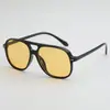 Gafas de sol con montura negra clásica, protección UV, hacen que el rostro parezca más pequeño y delgado, esenciales para el trayecto diario
