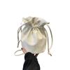 Bolsos para mujer, color puro, estilo extranjero, nuevo estilo coreano, bolso tipo cubo 2024, bolso bandolera de un solo hombro con cordón, pequeño, azul y blanco