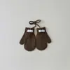 Guantes Coreanos para Niños Qiunan, Nuevo Estilo Otoño e Invierno, Color Sólido, Sencillos, Cálidos, de Dedo Completo, con Cuerda para Colgar en el Cuello para Bebés