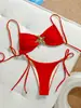 Comercio Electrónico Transfronterizo se Especializa en Suministrar al Por Mayor Directo de Fábrica Conjuntos de Bikini Populares Europeos y Americanos de Color Sólido Sexy