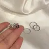 Exquisito y Etéreo Anillo Retorcido de Mariposa de Cuatro Piezas para Mujer, Diseño de Nicho de Lujo Ligero, Estilo Moderno y Único, Anillo para Dedo Índice