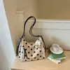 Bolsa Grande Plissada Estilo Relaxado para Mulheres 2026 Nova Bolsa Tote de Lona com Bolinhas de Verão Grande Capacidade Ombro Transversal