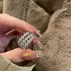 Anillo de Zirconia Súper Brillante Ancho de Tres Capas Pavimentado para Mujer Nuevo Estilo Diseño de Nicho Lujo Ligero Versátil Abierto Ajustable Anillo de Dedo para Mujer