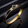 Europa y Estados Unidos comercio exterior transfronterizo moda popular pulsera de titanio y acero con diamantes para mujer no se decolora hebilla de lujo ligero pulsera tendencia