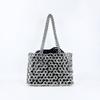 Novo acrílico criativo retro Silver Hollow tecido à mão pérola pérola commuter bolsa de cesta portátil das axilas