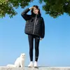Nueva Chaqueta de Algodón Cálida Ligera para Exteriores con Cuello Alto para Mujer 2026 Otoño/Invierno Corta Casual Estilo Acanalado Chaqueta de Pareja