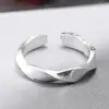 Anillo Abierto de Plata 925 Estilo Nuevo Personalidad Exagerada Diseño Multicapa Hueco con un Toque de Lujo, Anillo de Dedo Índice de Moda y Lujo Ligero