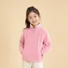 Casaco de menina, blusa de fleece nova outono e inverno para crianças, cardigã quente com gola alta para meninas, roupas infantis