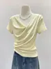 Camiseta Base Top de Gama Alta para Verano, Rejuvenecedora, Cuello Irregular Plisado tipo Campana, Manga Corta Descubierta Hombros, Moda Nicho Versátil