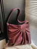 Nova Bolsa Plissada de Ombro Único para Mulheres Outono/Inverno 2025, Bolsa Transversal Versátil da Moda de Alto Padrão para o Dia a Dia, Bolsa de Braço de Nicho de Luxo Leve