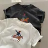 Camiseta Infantil de Manga Curta T2026 Olhos Apertados Verão Nova Estilo Coreano Estampada de Manga Curta para Meninos e Meninas, Camiseta Versátil para Bebês