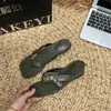 Chanclas de cuña simples nuevas 2026 para mujer, Sandalias de dedo para playa al aire libre de verano para mujer