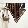 Moda Outono e Inverno Novo Lenço Quadrado Grande de Seda e Lã Dupla Face Cor Diferente Lenço de Seda e Lã 105 Xale Quente Versátil
