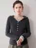 Novo suéter de cashmere puro com capuz e gola semiaberta para mulheres, suéter de cashmere puro, malha canelada, design color-block, blusa falsa de duas peças