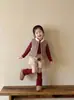 Roupas infantis coreanas 26 inverno novo estilo meninas ins reversível xadrez gola de pele colete de algodão e conjunto de shorts de lã de cordeiro para bebê menina