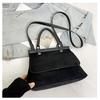 Bolso Cruzado de Moda Casual para Llevar en la Mano Diseño de Nicho Otoño e Invierno 2025 Nuevo Bolso de Hombro Retro de Gamuza de Alta Gama