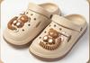 Celebridade da Internet Urso Fofo Desenho Animado Sapatos com Furos Confortáveis para Uso Interno e Externo Sapatos de Praia para Casais Sandálias Esportivas para Viagem e Fotos
