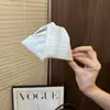 Pinza para el cabello triangular de tela con lunares estilo Hepburn francés, Pasador de moda y elegante para la parte trasera de la cabeza, Accesorio para el cabello