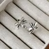 Anillo Hueco de Flor Estilo Frío Simple para Mujer Ins Distintivo Anillo Desgastado Lujo Ligero Sentido de Diseño de Nicho Anillo para Dedo