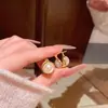 Brincos de Pérola Dupla de Luxo Leve de Nicho de Alta Qualidade Brincos para Mulheres Estilo de Hong Kong Moda Retrô Versátil Brincos Elegantes Brincos