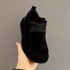 Zapatos casuales tipo mocasín para hombre estilo europeo, de moda, versátiles, de cuero, simples, retro, tipo papá, zapatos de moda