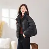 Invierno 2026 Nueva Chaqueta de Algodón Gruesa Cálida Casual con Cuello Alto para Mujer Corta Moda Abrigadora Acolchada Abrigo