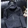 Chaqueta con capucha para hombre de estilo europeo, lujo ligero, moderna, sencilla, nueva prenda de abrigo popular para hombre para primavera y otoño