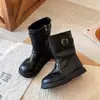 Novos estilos de outono e inverno de 2026 para meninas: botas longas infantis, botas de moda com forro de fleece, botas estilo Martin e botas longas estilosas para bebês