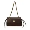 Bolso de hombro acolchado de lujo ligero estilo europeo y americano para mujer, nuevo modelo de otoño, bolso de cadena acolchado inspirado en Chanel con un toque de alta gama, bolso de axila