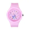 En stock al por mayor reloj de silicona infantil de dibujos animados reloj de cuarzo para estudiante de dibujos animados redondo cuadrado sanli o reloj electrónico