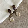 Brincos vintage europeus e americanos com pino de prata, madeira quadrada, pérola e borla irregular, brincos da moda para o dia a dia, acessórios femininos versáteis