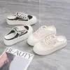 Chinelos de renda com sola grossa para mulheres, sapatos casuais da moda para usar ao ar livre, novos chinelos slip-on de verão 2026 XFF69