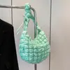 Nova Bolsa de Ombro Único para Axila Feminina 2026, Bolsa de Mão Estilo Coreano com Jaqueta de Algodão Puffer, Bolsa Transversal Dumpling, Bolsa Nuvem Plissada