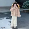 Chaqueta de Felpa Forrada para Niña 2026 Nuevo Estilo Otoño/Invierno para Niña Chaqueta Integrada de Piel Rosa y Piel de Cordero Chaqueta Cálida Acolchada de Algodón Invierno