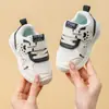 Zapatos Andadores Nuevos Primavera 2026 Niños Niñas Suela Suave Antideslizantes Casuales Dibujos Animados Niños Pequeños Zapatos Pre-caminata