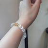 Pulsera de Cristal Blanco con Diseño Único Combinada con Pulsera de Cristal Amarillo Torre, Pulsera de Moda y Versátil para Hombres y Mujeres