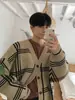 Chaqueta Cardigan Tejida de Punto para Hombre Otoño Invierno 2025 Moda Masculina Casual Suéter Tejido con Botones Estampado Negro