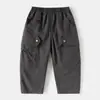 Calça Longa Infantil para Meninos 2026 Primavera e Outono Novo Estilo Calça Curva Infantil para Crianças Maiores, Cor Sólida Estilo Coreano Calça Pai
