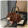 Bolsa de camurça para mulheres, nova coleção outono/inverno 2026, design de nicho, bolsa transversal, acabamento fosco popular, bolsa tote retrô