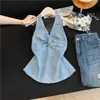 Foto Real do Novo Top Jeans de Verão Resistente com Strass, Gola Halter com Amarração Torcida, Camisola Decote V Afinando a Cintura
