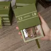 Caja de Joyería Anti-oxidación de Templo Caja de Suspensión de Película PE Caja de Juego para Pulseras Exhibidor de Micro-insignias de Joyería Caja de Regalo